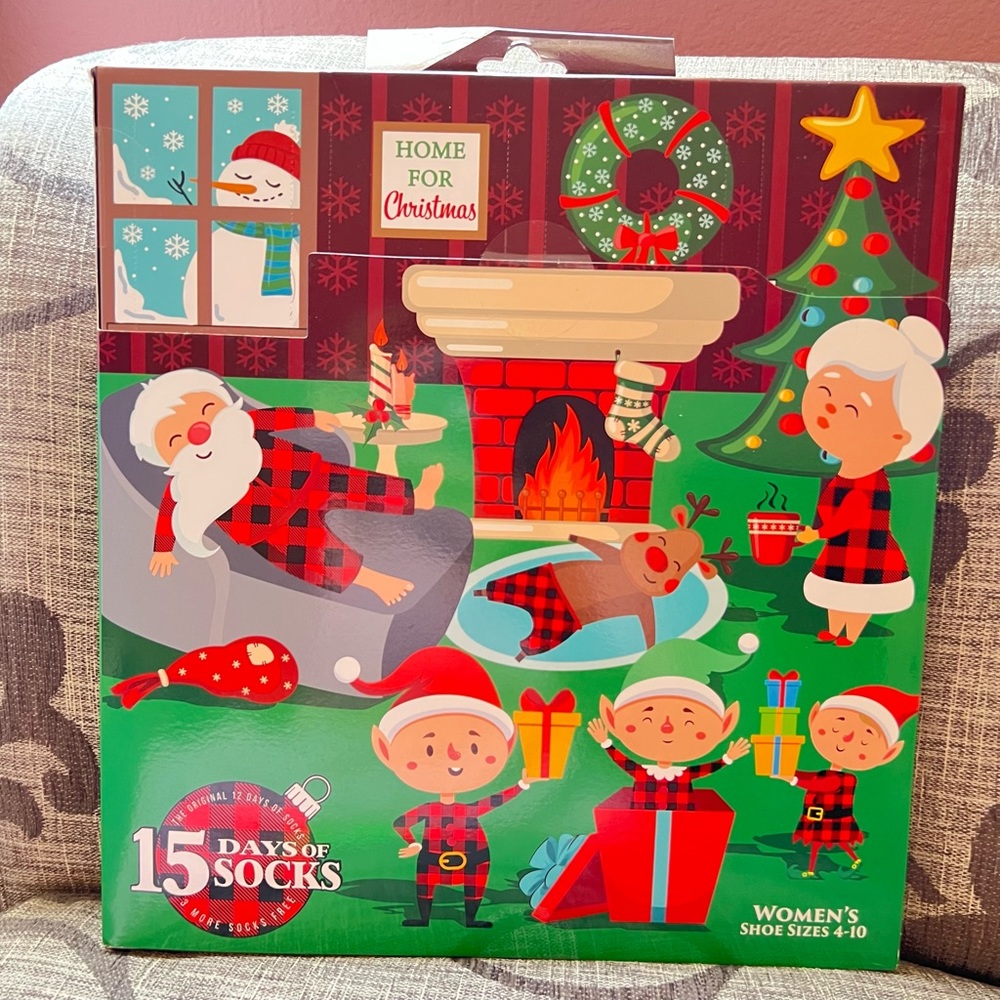 Home For Christmas -15 Days of Socks-
Sealed Gift Boxed SET-Sz 4-10